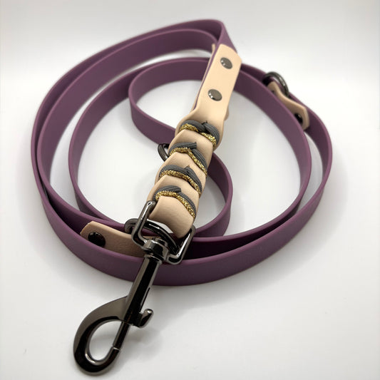 Hundeleine „Velia Glow“ –  Lila & Creme (3-fach verstellbar)